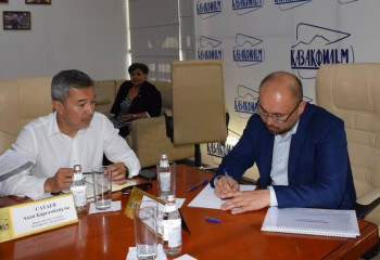 Работникам «Казахфильма» повысят зарплату