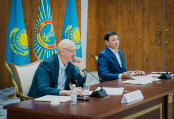 В столичном акимате прошла встреча с руководителем ОФ «Қазақстан халқына»