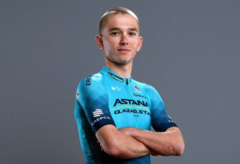 Kazakhstani rider enters top 10 of La Vuelta a España 2022