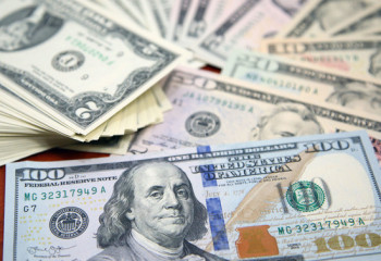 Қор нарығында доллар 2,76 теңгеге қымбаттады