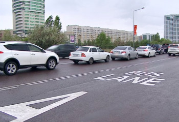 Разрешить ездить по автобусной полосе всем водителям могут в Нур-Султане