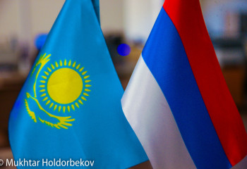 Kazakh, Russian FMs hold phone talk over bilateral relations