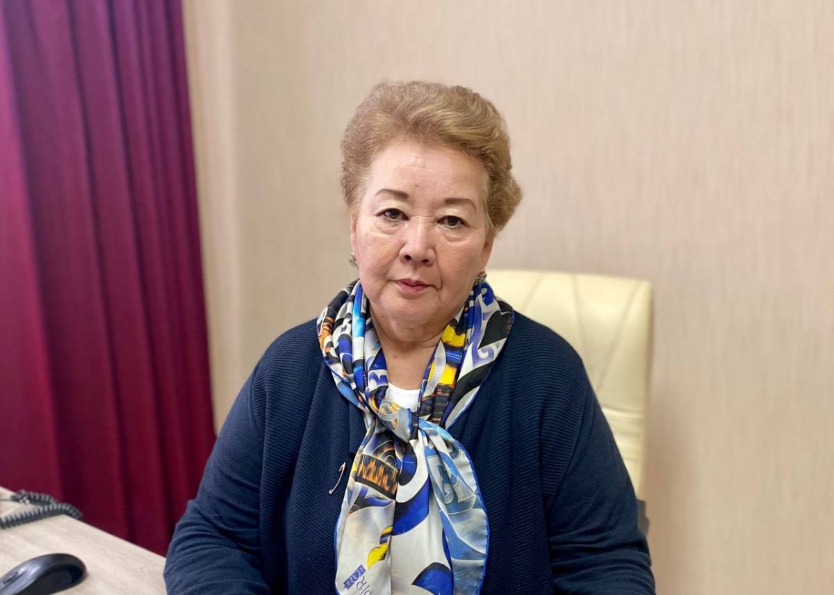  автора 