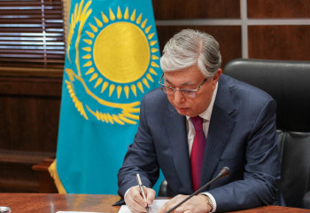 Глава государства направил поздравительную телеграмму Жанибеку Алимханулы