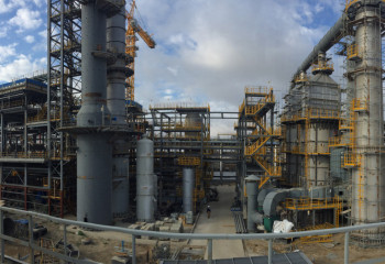 Выброс пропана произошёл на крупном заводе в Атырауской области