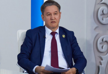 Конституция Қазақстан азаматының құқығын нығайту мен жүзеге асыруды қамтамасыз ететін құжат