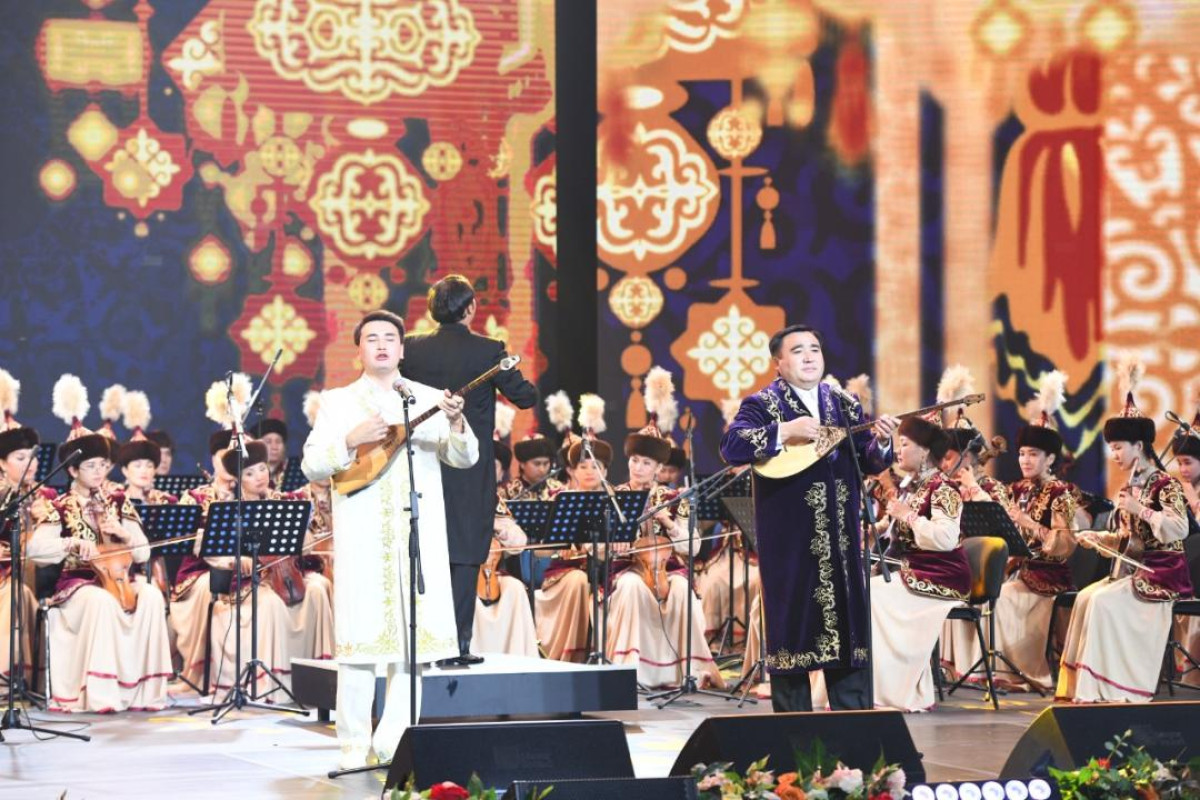 В столице прошел праздничный концерт «Ата Заңым – айбарым»