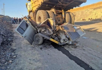 БелАЗ раздавил автомобиль с пятью пассажирами в Карагандинской области