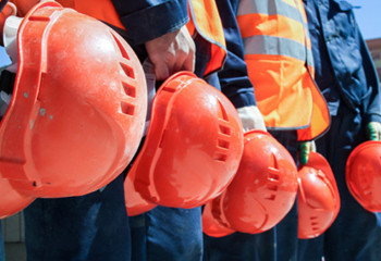 Сколько иностранцев работают в Казахстане?