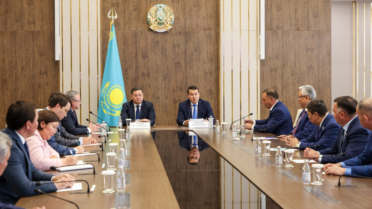 Глава Правительства представил активу Актюбинской области нового руководителя 