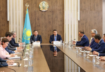 Глава Правительства представил активу Актюбинской области нового руководителя 
