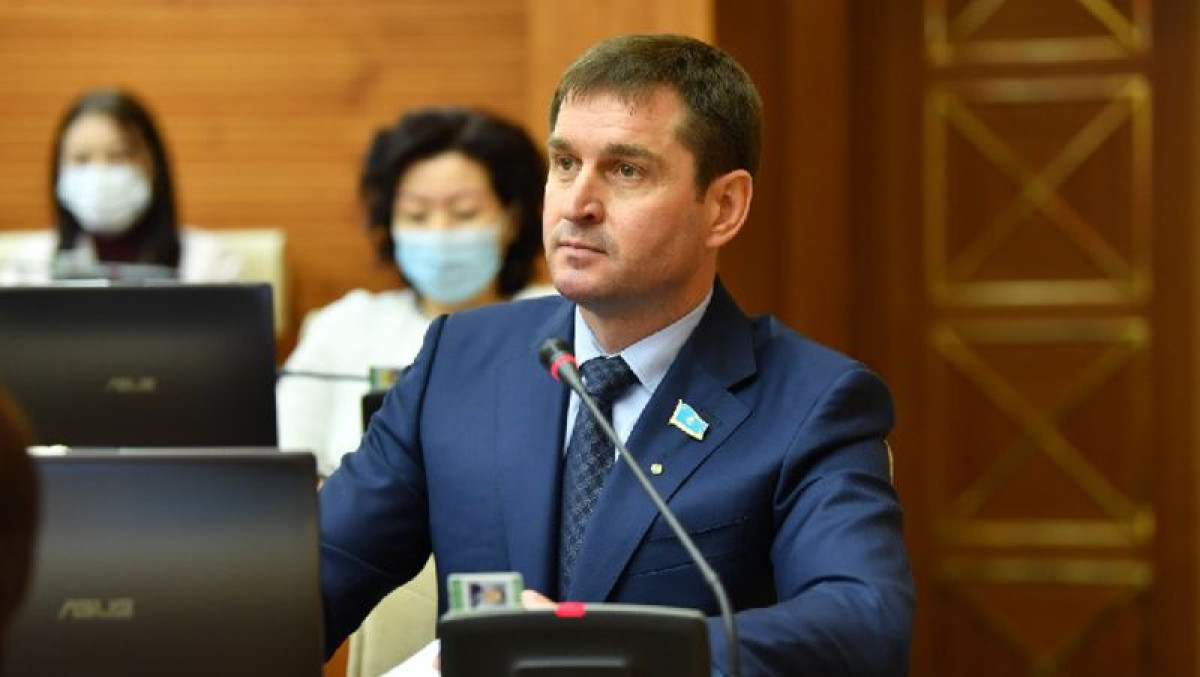 Депутат Мажилиса досрочно ушел в отставку 