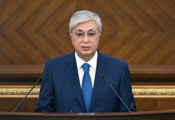 Елімізде еңбекқор адам, кәсіби маман ең сыйлы адам болуға тиіс - Тоқаев