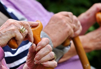 Почему женщины будут выходить на пенсию в 61 год, рассказали в минздраве