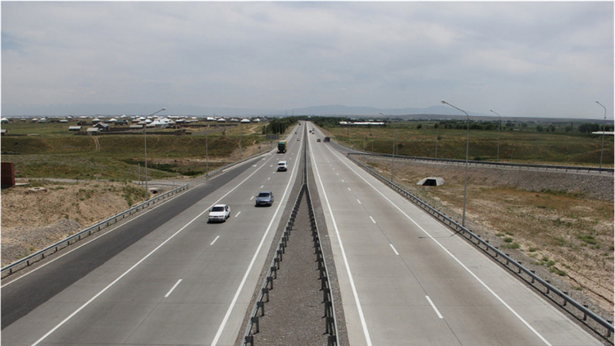 В Казахстане намерены снизить аварийность на автодорогах