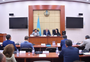 Депутат Е. Жаңбыршин: Күмәнді сұрақтар болмас үшін Президент сайлауын жаңа ережелер бойынша өткізу керек