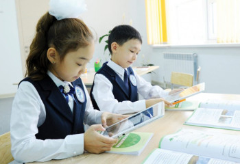 Сабақ беру тәсіліне көрнекілікті қосу керек - ұстаз