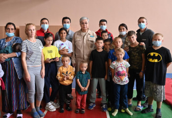 Касым-Жомарт Токаев встретился с пострадавшими от лесных пожаров