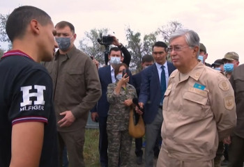 Токаев обещал помочь жителю Костная, обратившемуся к нему