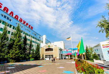 Школьники из Костанайской области начали прибывать в лагерь «Балдаурен»