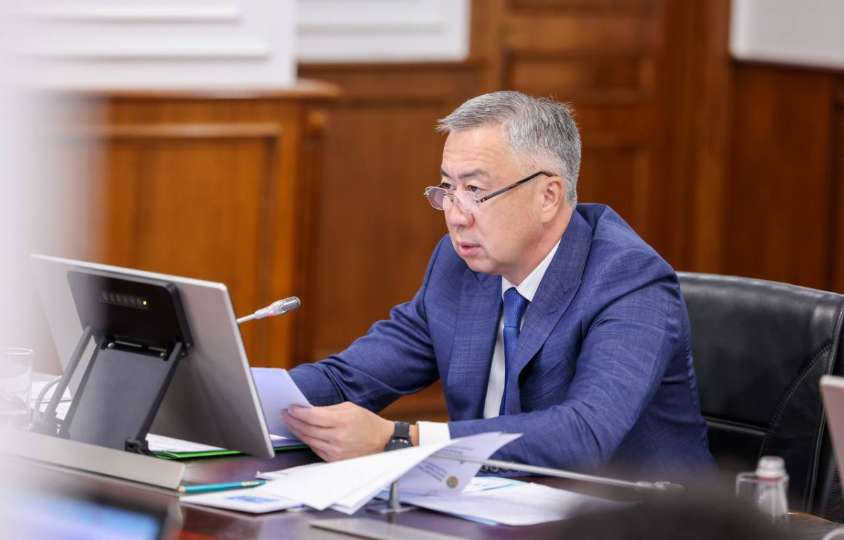 Смаилов провел совещание по вопросам сдерживания роста цен на продукты