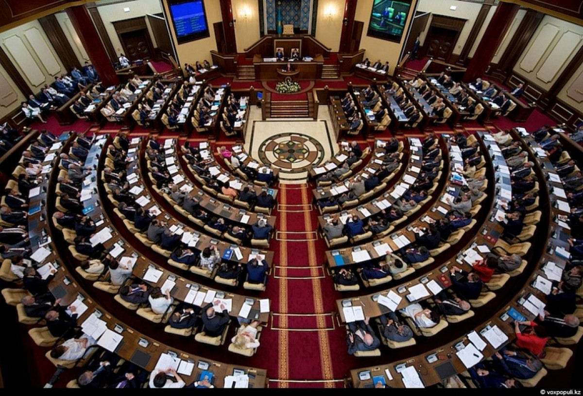 Мажилис одобрил законопроект о Конституционном суде РК
