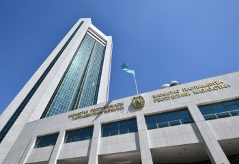 День первого президента Казахстана предлагают лишить статуса госпраздника