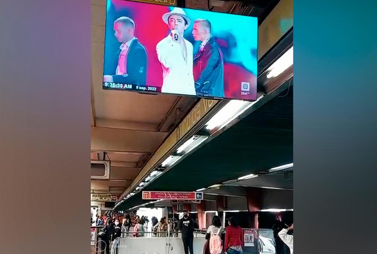 В мексиканском метро транслируют видео Димаша 