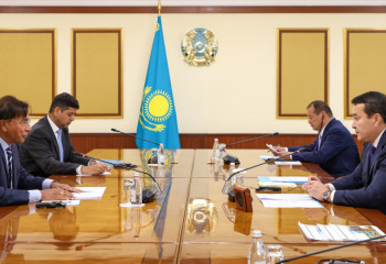 Әлихан Смайылов «АрселорМиттал» басшысы Лакшми Митталмен кездесу өткізді