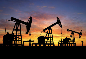 Цена на нефть снизилась до минимума за шесть месяцев