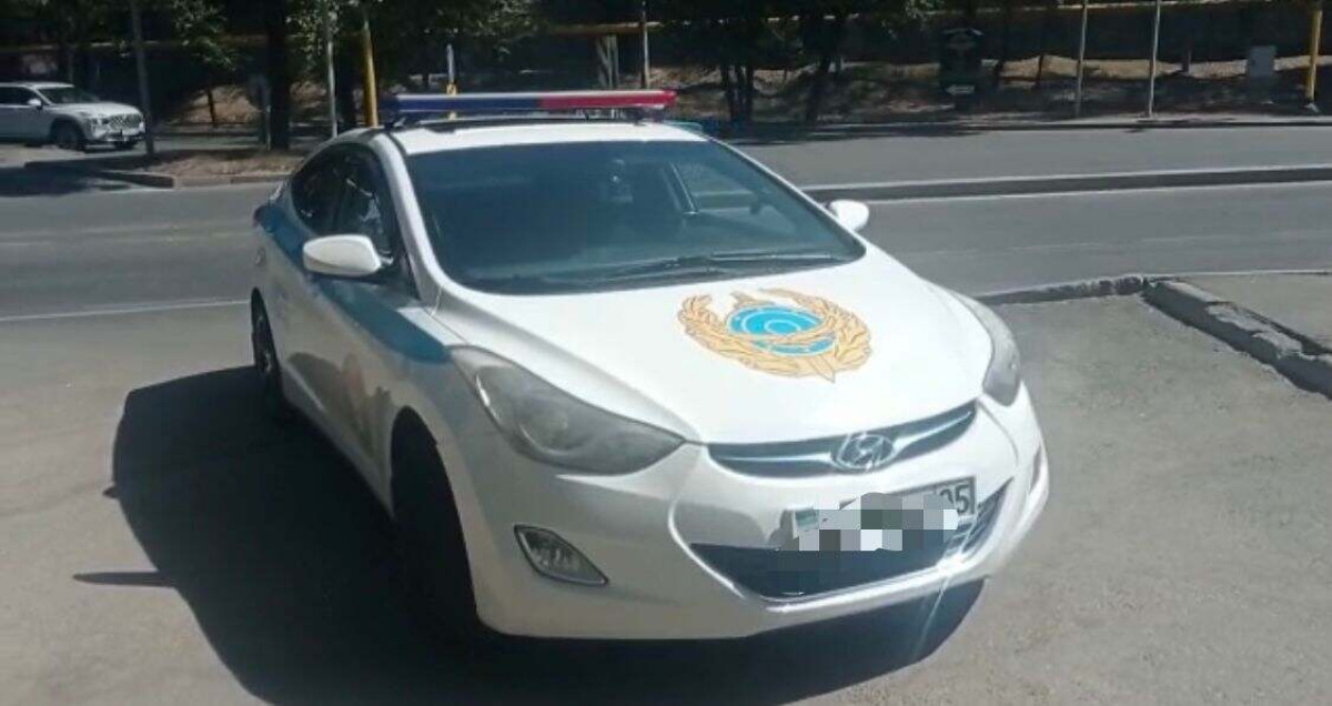 Бутафорная полицейская машина задержана в Алматы