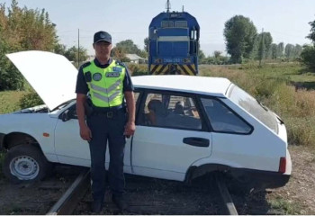 Грузовой локомотив протаранил легковушку близ Талдыкоргана 