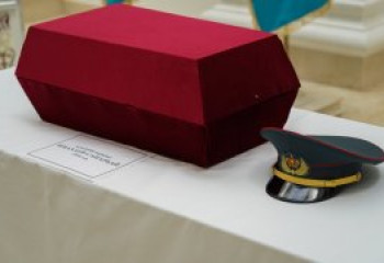 Останки казахстанского воина передали на родину в Москве