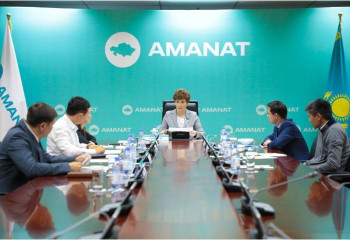 О проектах по цифровизации здравоохранения рассказал вице-министр Б. Есенбаев