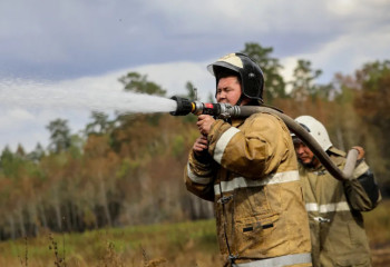 Қостанай облысында өрт сөндірушілер учаскелерді кезекпен күзетуде