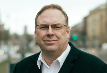 Считаю правильным проведение всесторонних реформ Конституции – Томас Хельм 