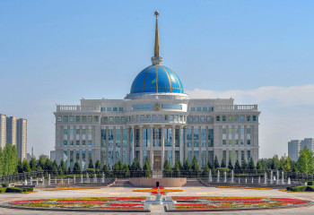 Токаев поздравил Чарльза III с вступлением на престол