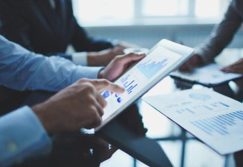 Казахстаны могут обучаться новым профессия на маркетплейсе Skills Enbek онлайн 