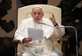 Рим папасы домбыра аспабына деген тамсанысымен бөлісті