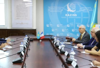 Вопросы региональной безопасности и межконфессионального диалога обсудили в КИСИ 