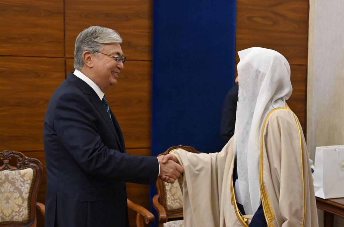 Президент встретился с министром по делам ислама Саудовской Аравии 