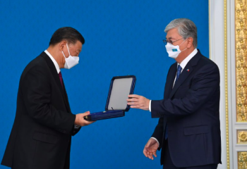 Токаев наградил Главу КНР орденом «Алтын Қыран» 