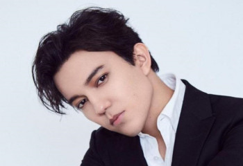 Димаш Құдайберген Діндер съезі делегаттарының алдында өнер көрсетті