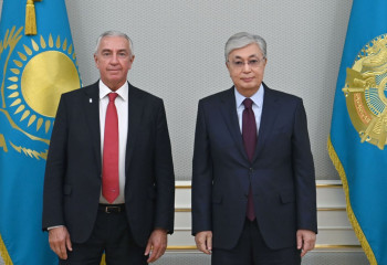 Касым-Жомарт Токаев принял президента Международной федерации хоккея 