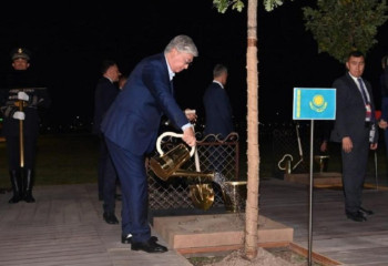 Лидеры государств-членов ШОС посадили деревья Самарканде