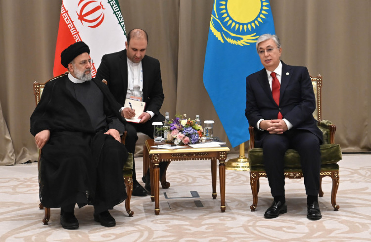 Глава государства провел встречу с Президентом Ирана