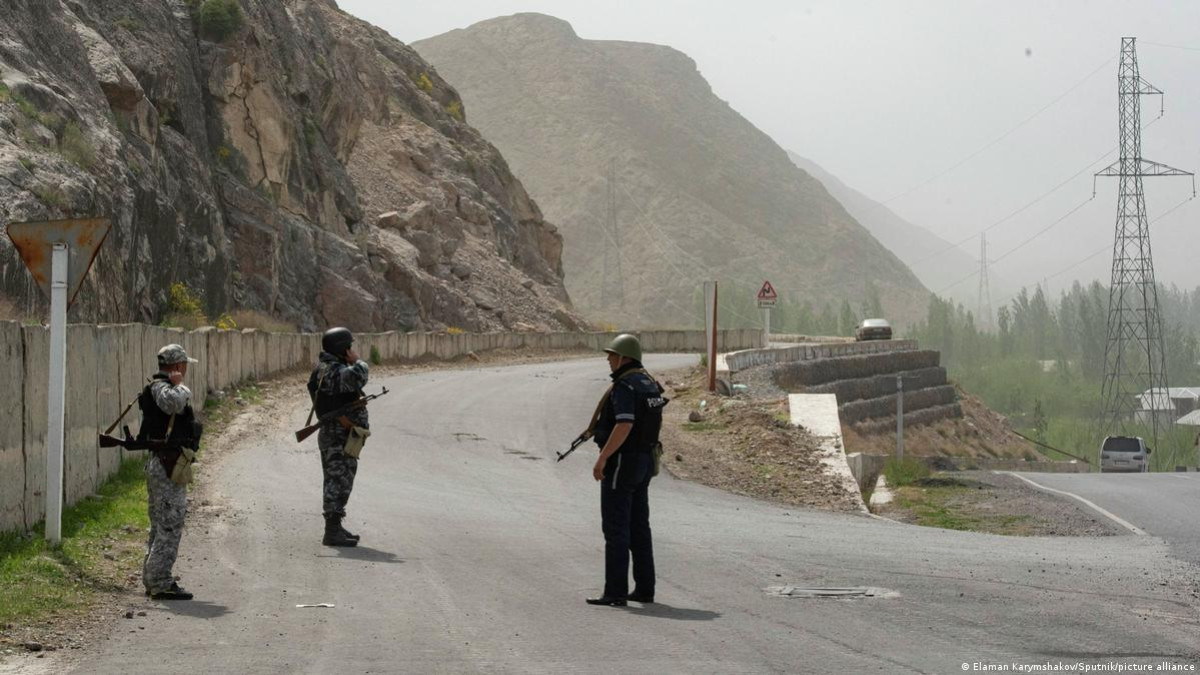 Перемирие на границе Кыргызстана и Таджикистана нарушено 