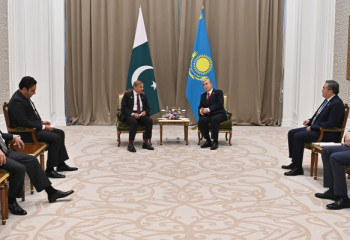 President met with Prime Minister of Pakistan