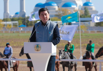 Ерлан Қошанов «Ұлы дала жорығы» ат марафонының салтанатты рәсіміне қатысты
