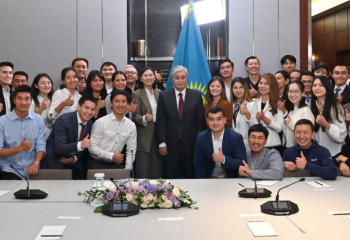 Токаев провел встречу с представителями IT-сообщества Digital Nomads 